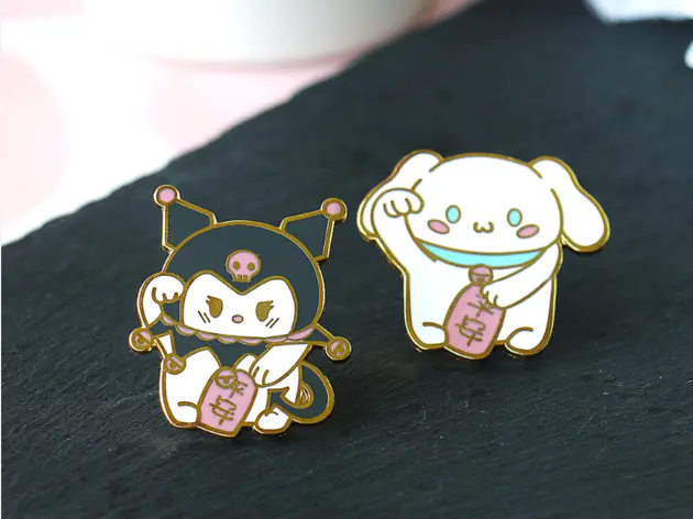 Epoxy Pins Gold Pleated Sanrio