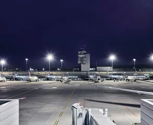 Zurich Airport 14.jpg
